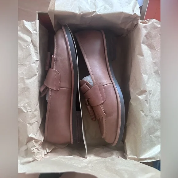 Gentle Souls “Cydney” loafer - Picture 4 of 8